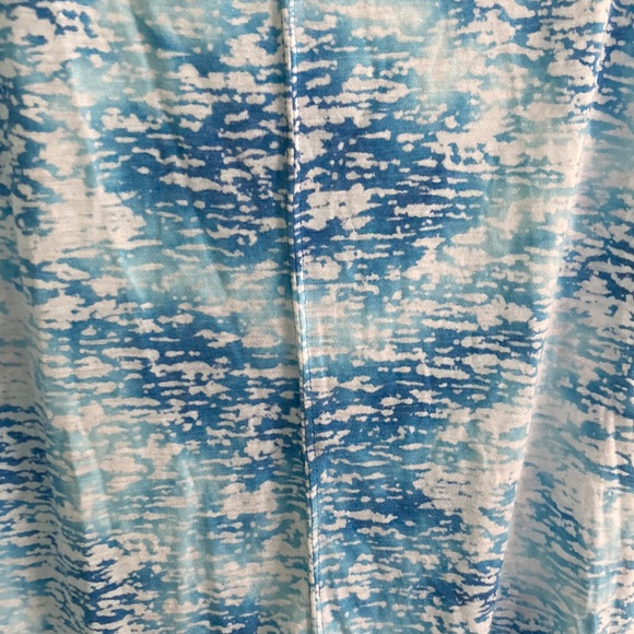 Blue patterned top - Picture 2 of 4